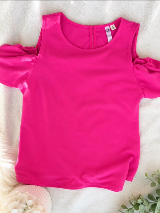 Francesca's Collections Tops - Francesca's Collections Hot Pink Puff Sleeve Top